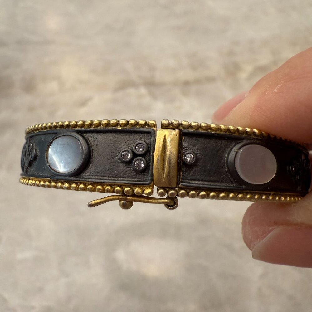 Freida Rothman hinged bangle bracelet - Picture 3 of 6